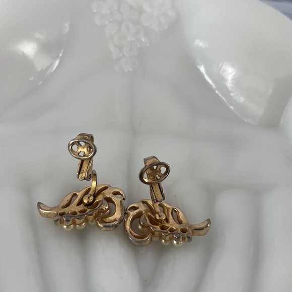 Trifari Alfred Philippe crown Clip on faux pearls, baguette crystal earrings - Picture 7 of 8